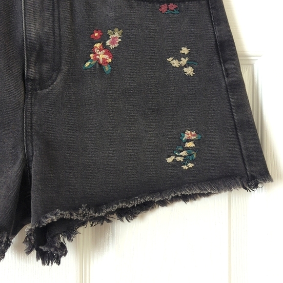 Banjara Bohemian Floral Embroidered High Waisted Cut Off Jean Shorts Black 28 - Picture 9 of 11